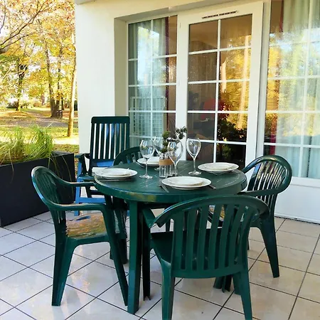 Appartement En Residence Pierre Et Vacance Au Golf Biscarrosse Exterior photo